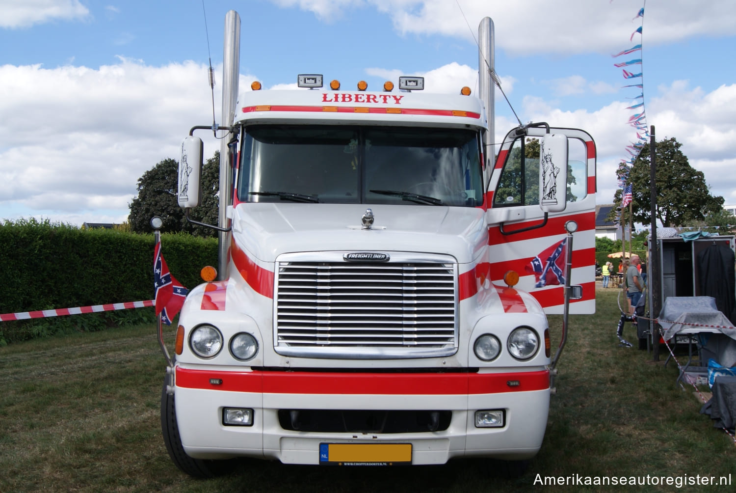 Vrachtwagens Freightliner Century class uit 2005